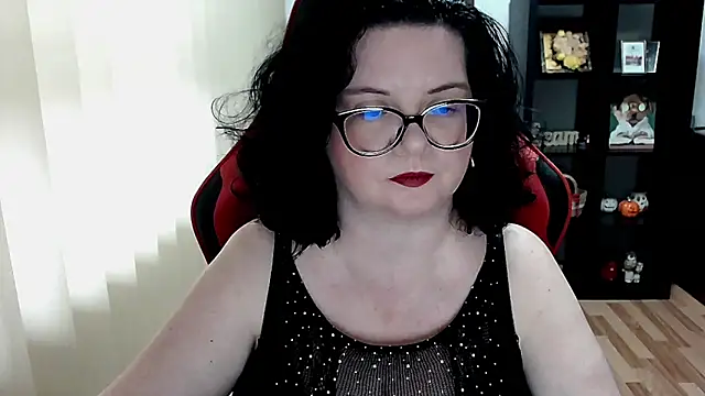 MissTroublle online show from 28, 2, 2026