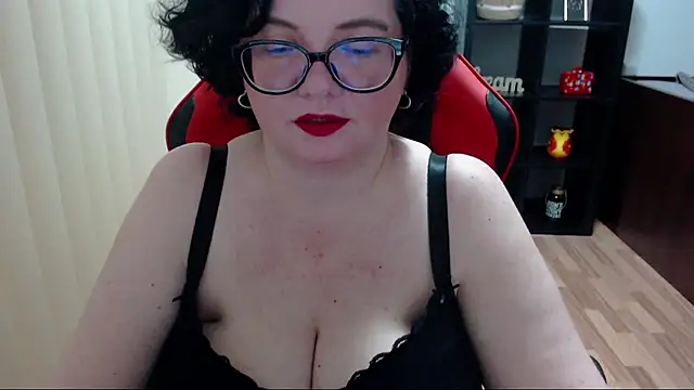 MissTroublle online show from 11, 2, 2025