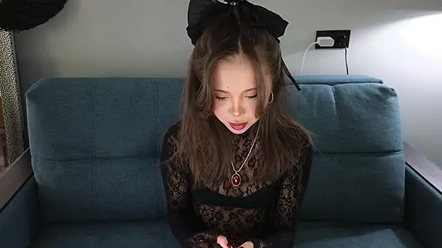 JuliaBeng online show from 1, 11, 2025