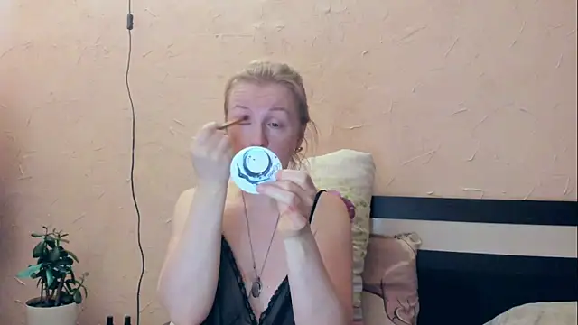 I AM MILF online show from 13, 5, 2026