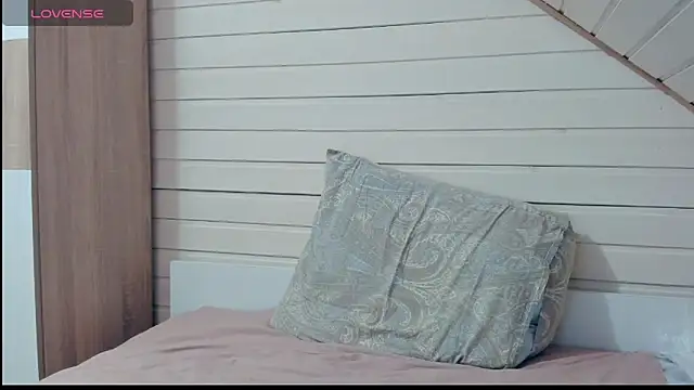 I AM MILF online show from 17, 3, 2025