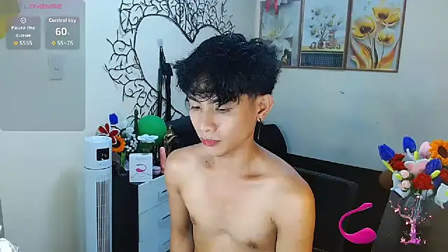 WildestTwink online show from 28, 10, 2025