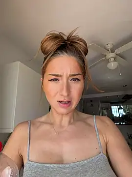 StracciaStella- online show from 16, 4, 2026