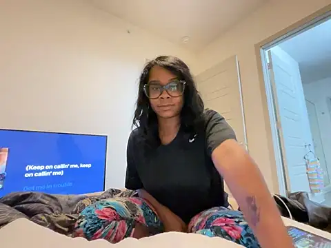 queenGypsy24 online show from 17, 12, 2024