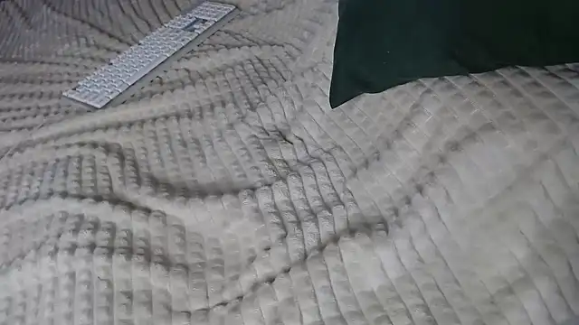 Snapshot of Kiradoll27 chatting on 10, 11, 2025 Kiradoll27 online show from 10, 11, 2025