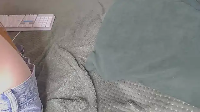 Snapshot of Kiradoll27 chatting on 17, 2, 2025 Kiradoll27 online show from 17, 2, 2025