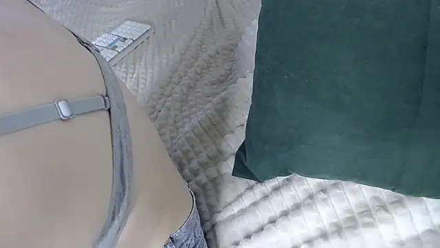 Snapshot of Kiradoll27 chatting on 14, 11, 2025 Kiradoll27 online show from 14, 11, 2025