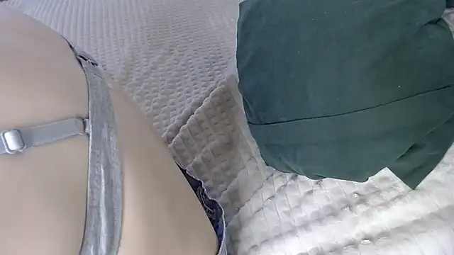 Snapshot of Kiradoll27 chatting on 1, 11, 2025 Kiradoll27 online show from 1, 11, 2025