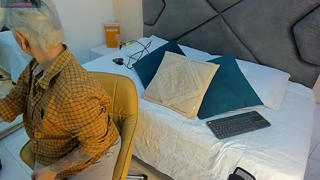 amy ink online show from 28, 9, 2025