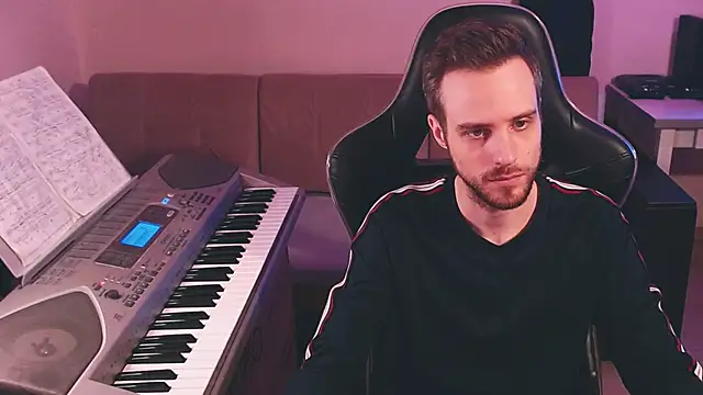 Sweetparker online show from 12, 9, 2025