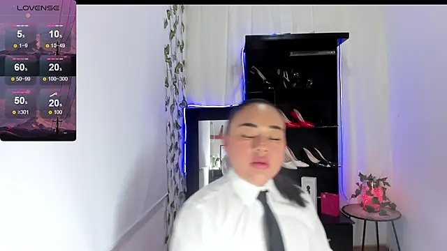 ReyleDoll online show from 3, 3, 2026