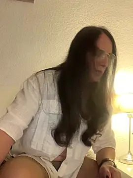 Chic desire online show from 4, 4, 2026