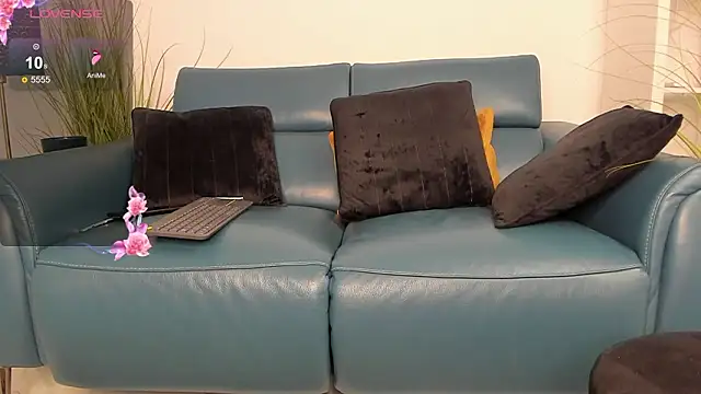  queens of fetish online show from 14, 2, 2026