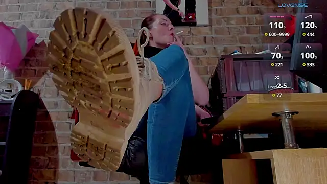 MrsVenus online show from 4, 3, 2025