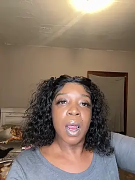 MochaMonroe online show from 5, 2, 2026