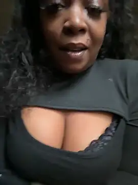 MochaMonroe online show from 2, 2, 2025