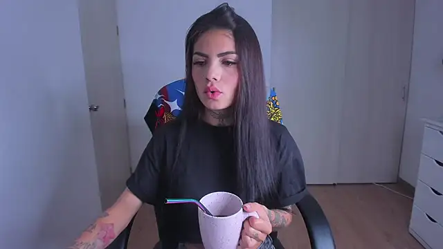 Snapshot of Lisegg_ chatting on 2, 6, 2026 Lisegg online show from 2, 6, 2026
