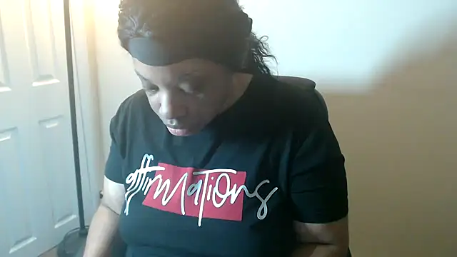 Snapshot of Sexymona1218 chatting on 9, 3, 2026 Sexymona1218 online show from 9, 3, 2026