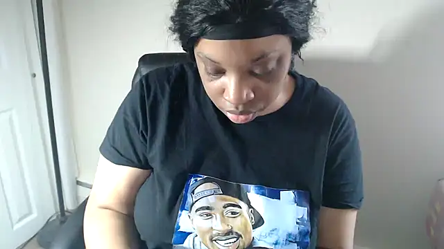 Snapshot of Sexymona1218 chatting on 15, 4, 2026 Sexymona1218 online show from 15, 4, 2026