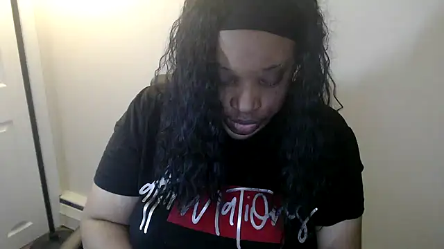 Snapshot of Sexymona1218 chatting on 13, 2, 2026 Sexymona1218 online show from 13, 2, 2026