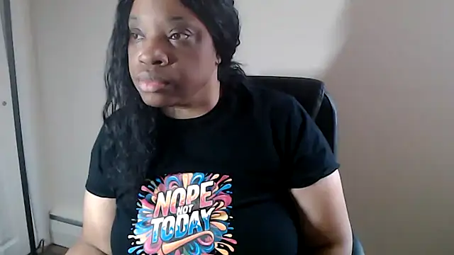 Snapshot of Sexymona1218 chatting on 5, 4, 2026 Sexymona1218 online show from 5, 4, 2026