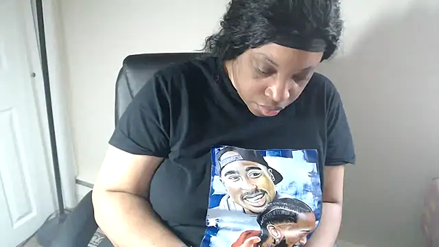 Snapshot of Sexymona1218 chatting on 15, 4, 2026 Sexymona1218 online show from 15, 4, 2026