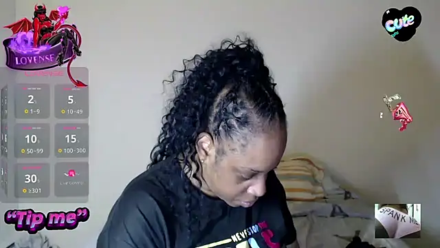 Snapshot of Sexymona1218 chatting on 4, 12, 2025 Sexymona1218 online show from 4, 12, 2025