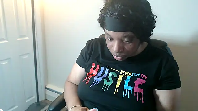 Snapshot of Sexymona1218 chatting on 12, 3, 2026 Sexymona1218 online show from 12, 3, 2026