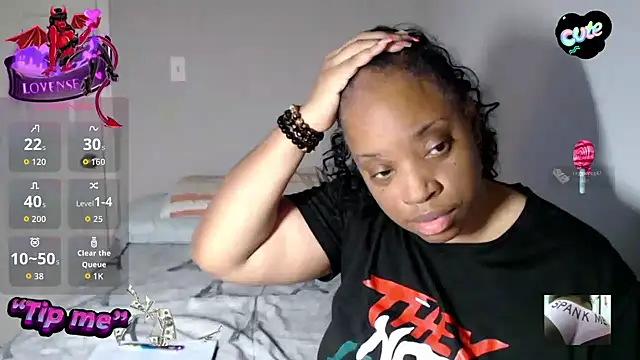 Snapshot of Sexymona1218 chatting on 10, 11, 2025 Sexymona1218 online show from 10, 11, 2025