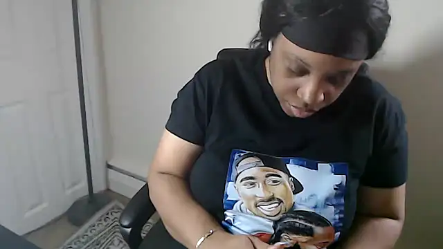 Snapshot of Sexymona1218 chatting on 11, 3, 2026 Sexymona1218 online show from 11, 3, 2026