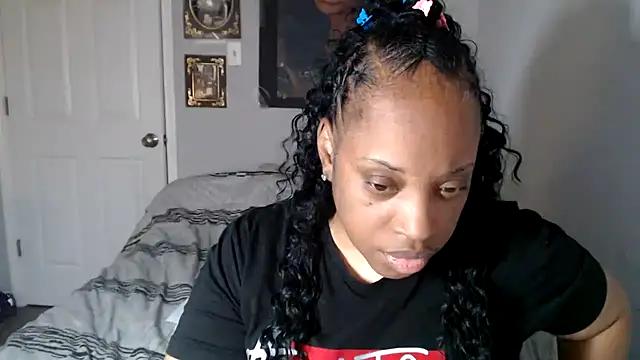 Snapshot of Sexymona1218 chatting on 16, 10, 2025 Sexymona1218 online show from 16, 10, 2025