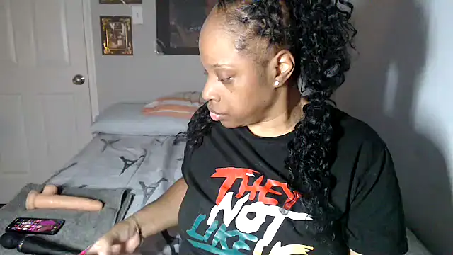 Snapshot of Sexymona1218 chatting on 22, 10, 2025 Sexymona1218 online show from 22, 10, 2025