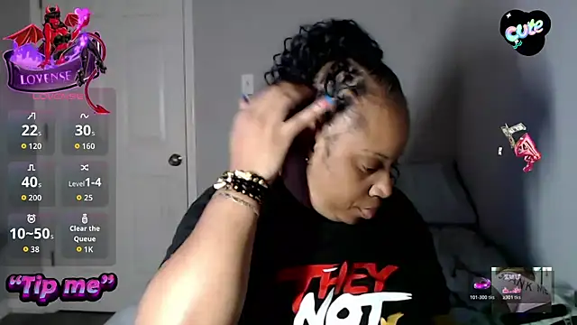 Snapshot of Sexymona1218 chatting on 23, 11, 2025 Sexymona1218 online show from 23, 11, 2025