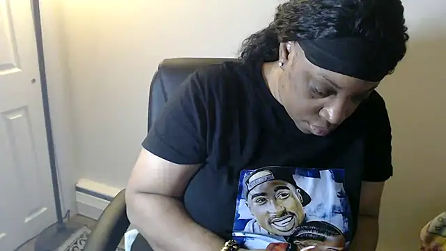 Snapshot of Sexymona1218 chatting on 1, 4, 2026 Sexymona1218 online show from 1, 4, 2026