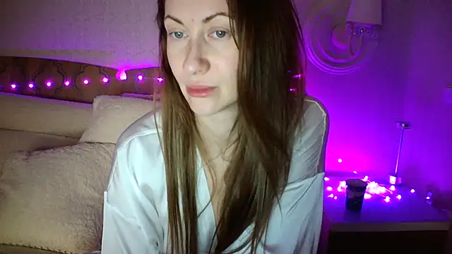 Luna Hoty online show from 15, 3, 2025