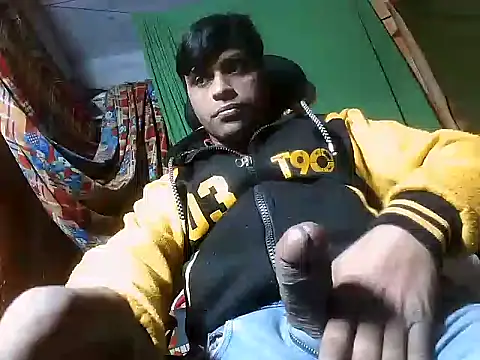 Snapshot of desiboy1101 chatting on 12, 1, 2025 desiboy1101 online show from 12, 1, 2025