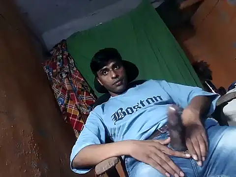 Snapshot of desiboy1101 chatting on 27, 10, 2025 desiboy1101 online show from 27, 10, 2025