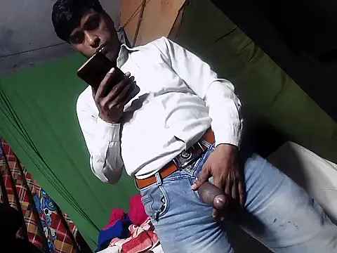 Snapshot of desiboy1101 chatting on 29, 1, 2025 desiboy1101 online show from 29, 1, 2025