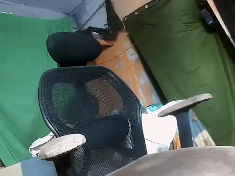 Snapshot of desiboy1101 chatting on 25, 10, 2025 desiboy1101 online show from 25, 10, 2025