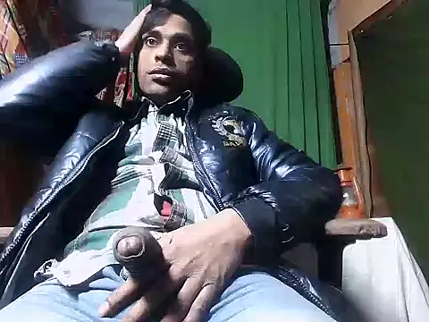 Snapshot of desiboy1101 chatting on 15, 1, 2025 desiboy1101 online show from 15, 1, 2025