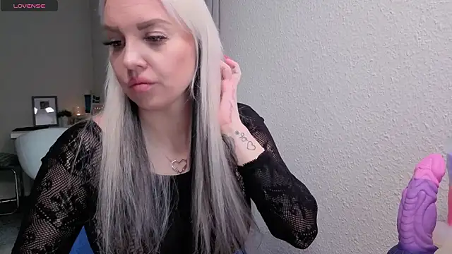 MIA-XXX online show from 5, 2, 2026