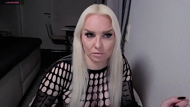 MIA-XXX online show from 4, 6, 2026