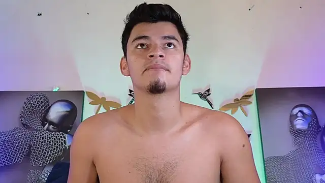 Snapshot of VikoHands chatting on 4, 12, 2025 VikoHands online show from 4, 12, 2025