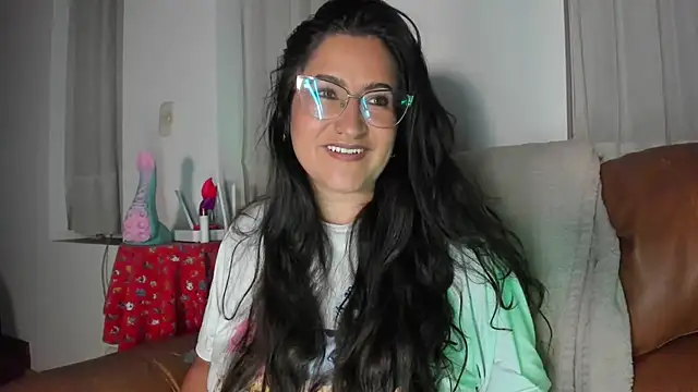 Snapshot of DeesseLuxure chatting on 16, 11, 2025 DeesseLuxure online show from 16, 11, 2025