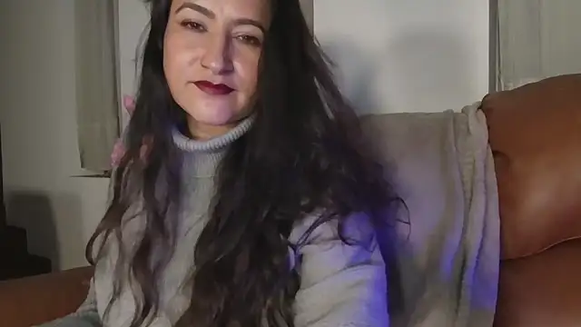 Snapshot of DeesseLuxure chatting on 15, 10, 2025 DeesseLuxure online show from 15, 10, 2025