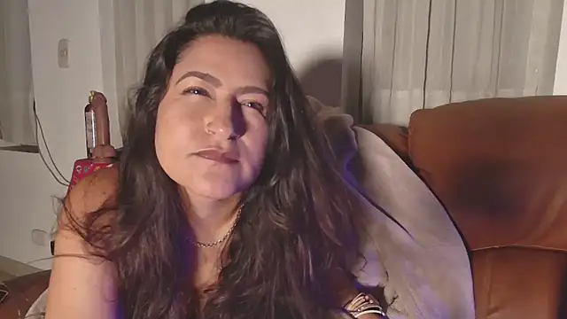 Snapshot of DeesseLuxure chatting on 23, 3, 2025 DeesseLuxure online show from 23, 3, 2025