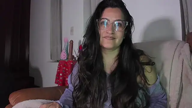 Snapshot of DeesseLuxure chatting on 12, 11, 2025 DeesseLuxure online show from 12, 11, 2025