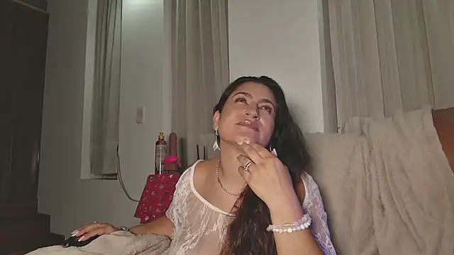 Snapshot of DeesseLuxure chatting on 18, 3, 2025 DeesseLuxure online show from 18, 3, 2025