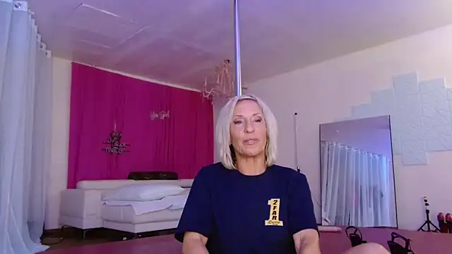 Snapshot of Sweet-Ginger chatting on 12, 10, 2025 Sweet-Ginger online show from 12, 10, 2025