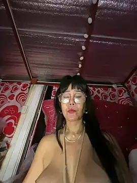 Snapshot of sweetieme chatting on 18, 7, 2026 sweetieme online show from 18, 7, 2026